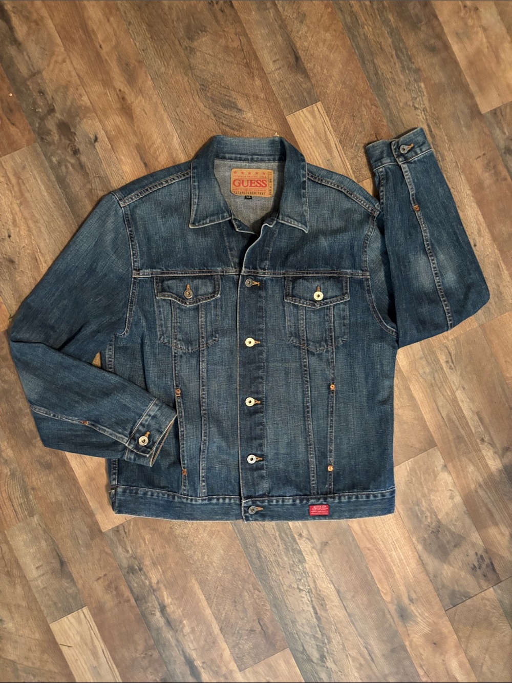 GUESS Men's Dark Blue Denim Trucker jacket